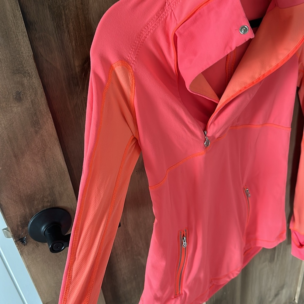 Lululemon running jacket - Picture 7 of 8